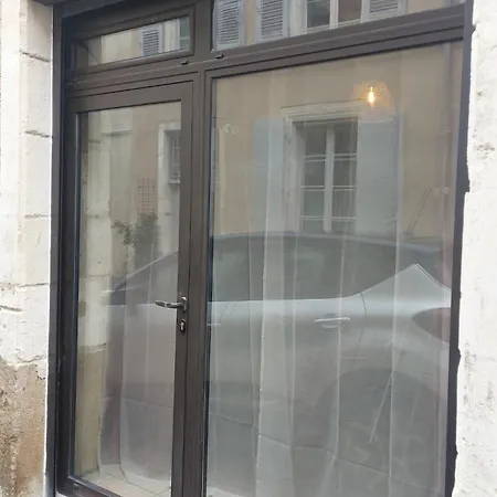 En Centre-ville Apartment Nontron